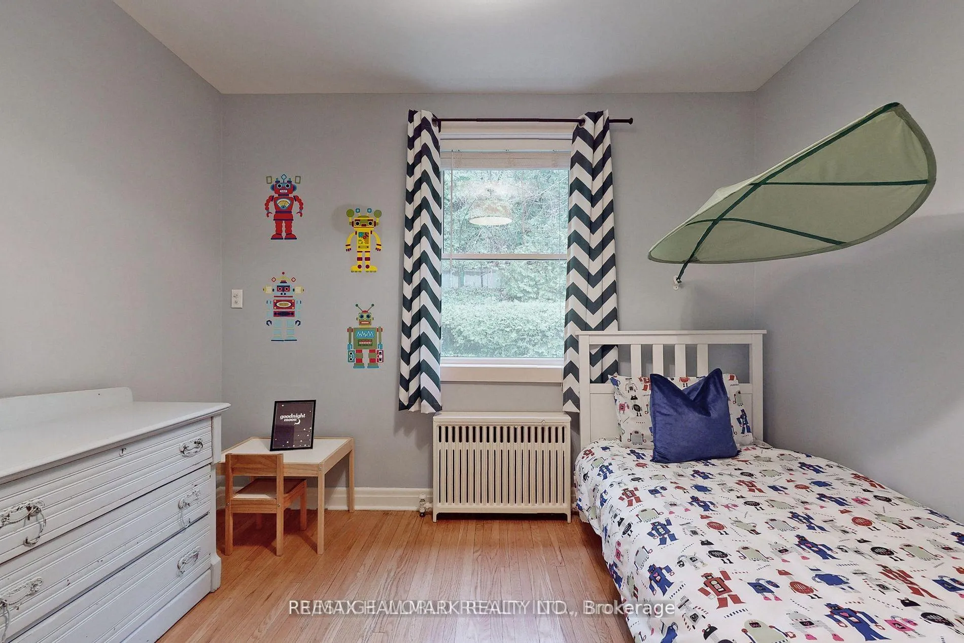 Photo 19 of Unit Main Fl, 96 Glen Davis Crescent, Toronto, East End-Danforth — HOMEH