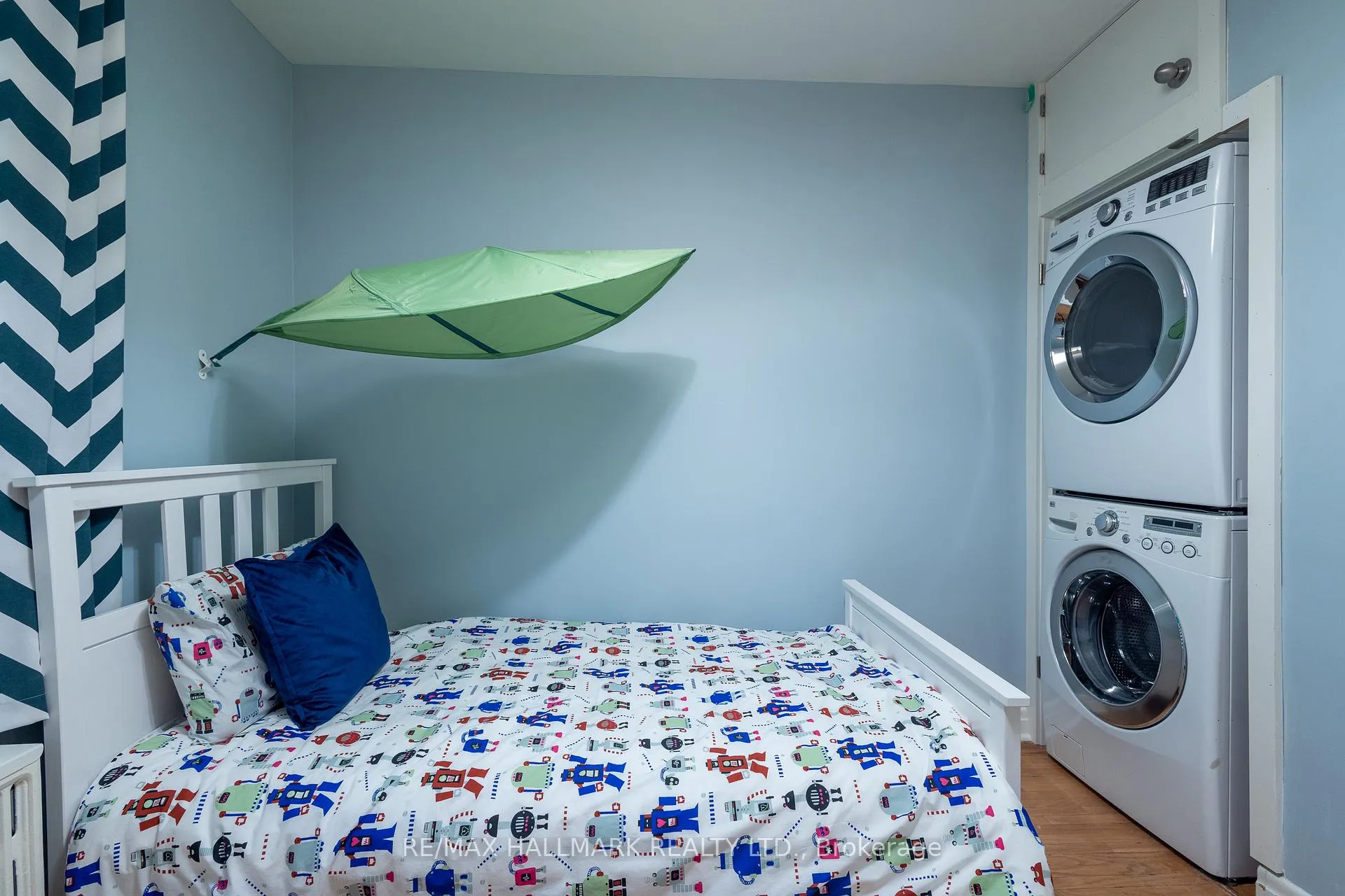 Photo 20 of Unit Main Fl, 96 Glen Davis Crescent, Toronto, East End-Danforth — HOMEH
