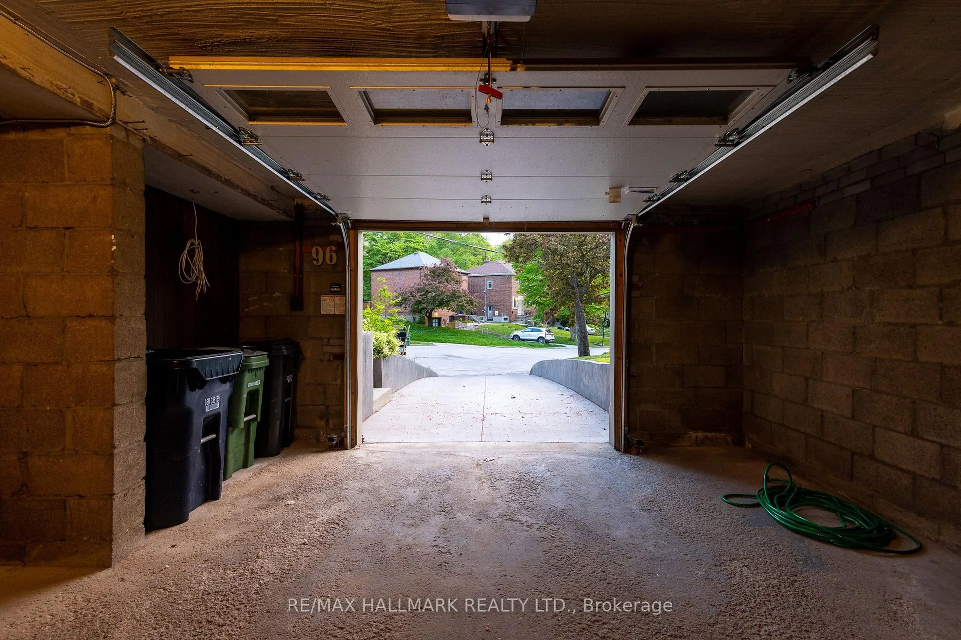 Photo 26 of Unit Main Fl, 96 Glen Davis Crescent, Toronto, East End-Danforth — HOMEH