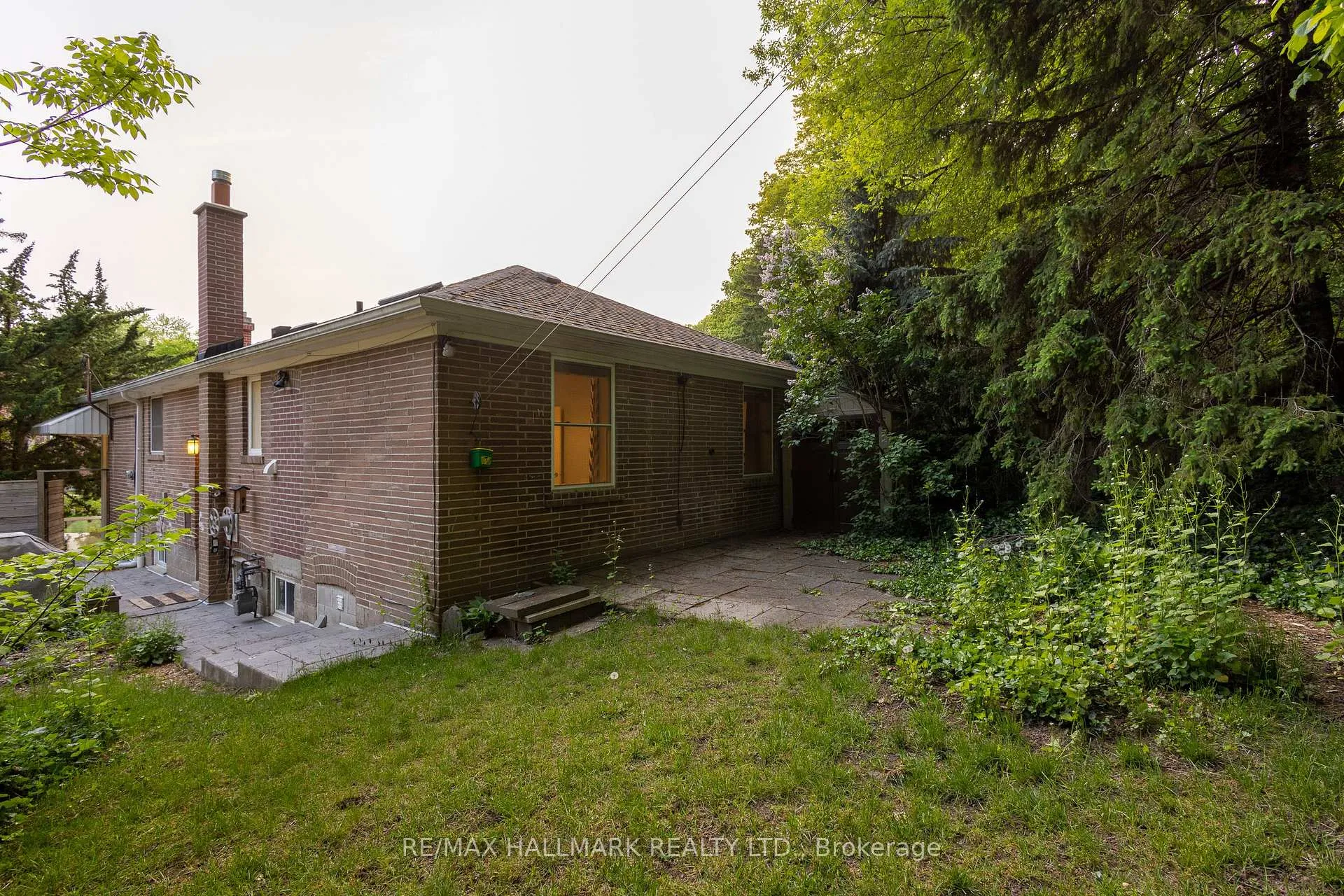 Photo 30 of Unit Main Fl, 96 Glen Davis Crescent, Toronto, East End-Danforth — HOMEH