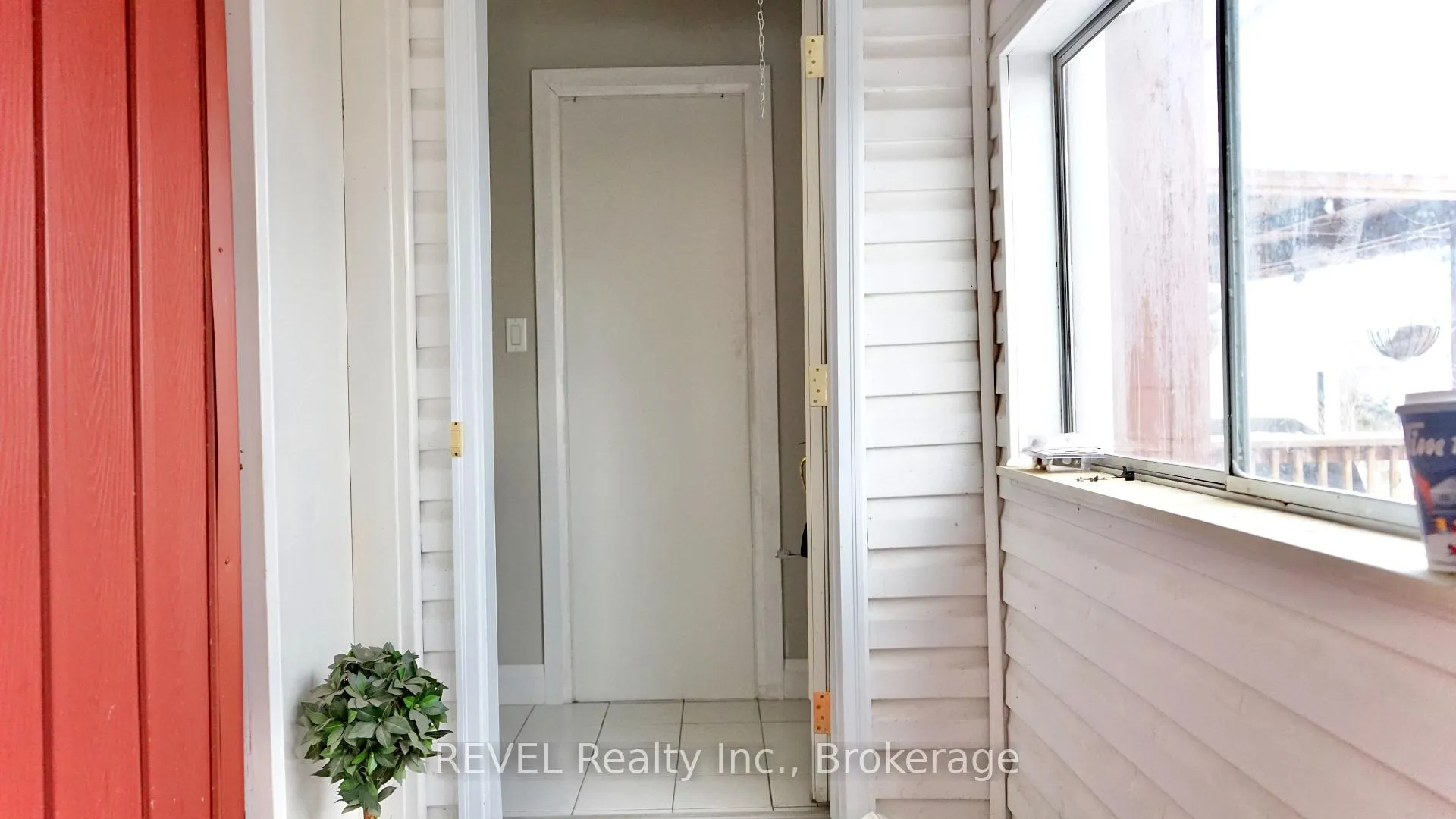 Photo 3 of Unit Lower, 26 Belton Boulevard, St. Catharines, Glendale/Glenridge — HOMEH