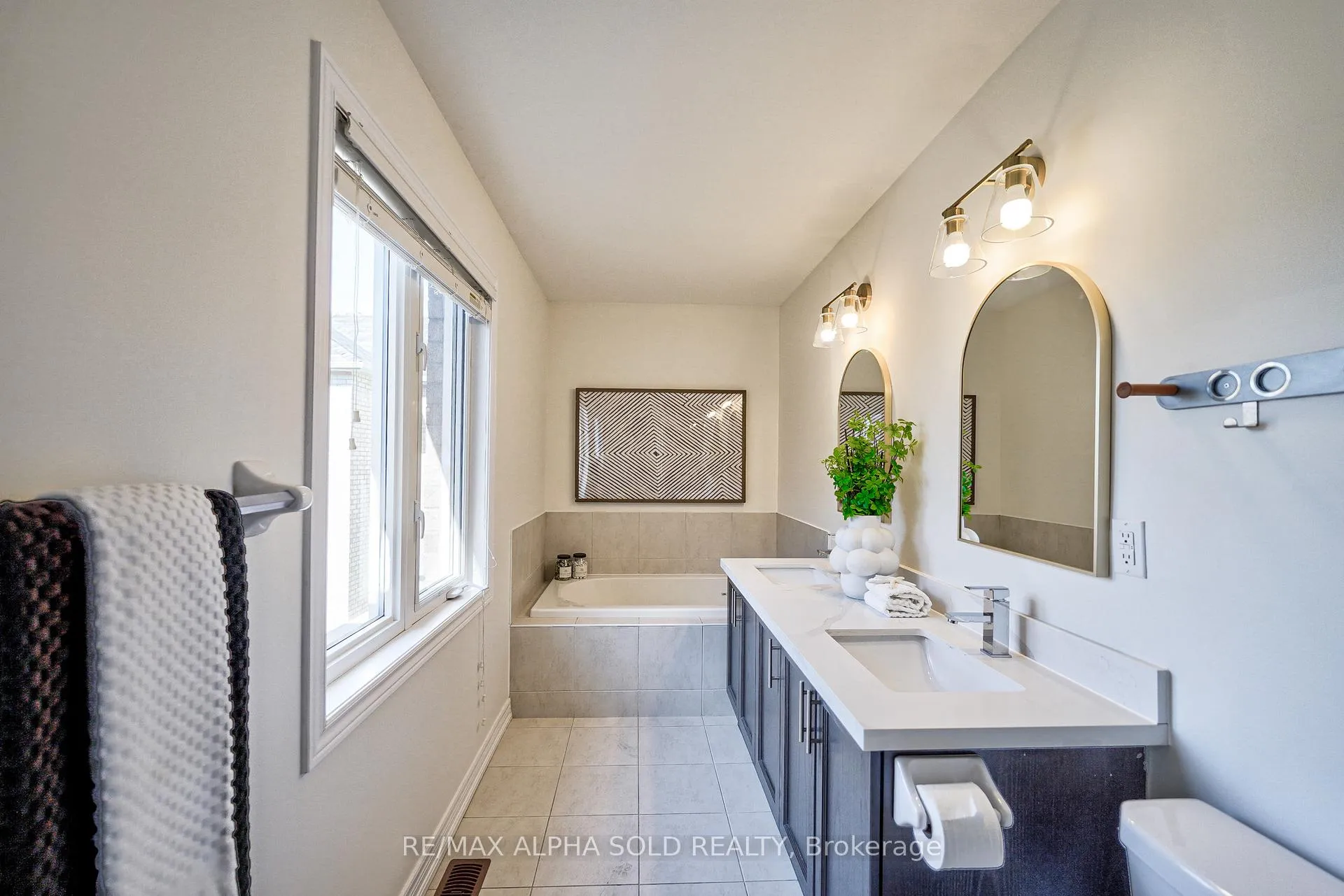 Photo 41 of 5 Bloom Street, Markham, Cornell — HOMEH