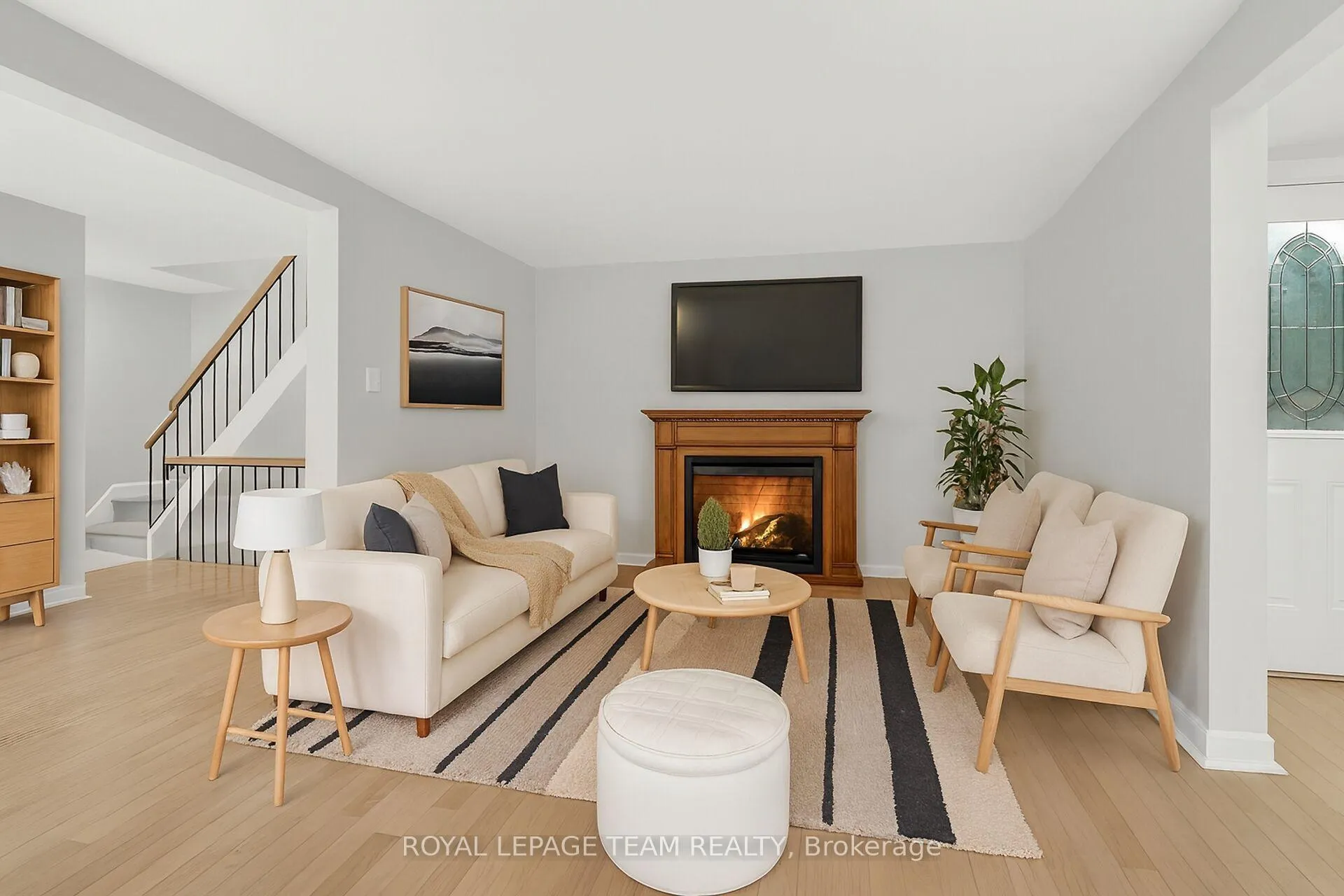 Photo 5 of 17 Providence Place, Ottawa, Barrhaven - Pheasant Run — HOMEH