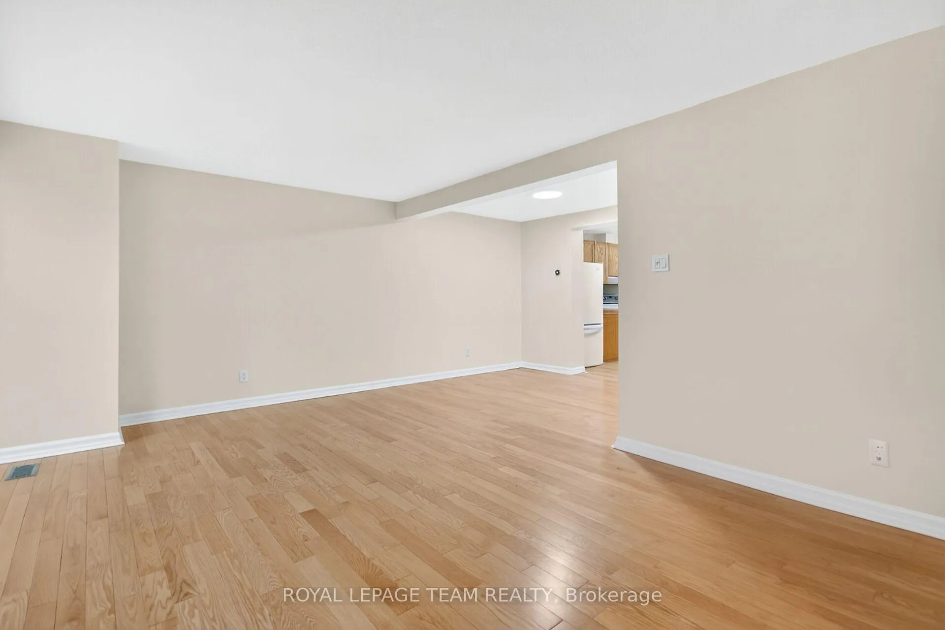 Photo 10 of 17 Providence Place, Ottawa, Barrhaven - Pheasant Run — HOMEH