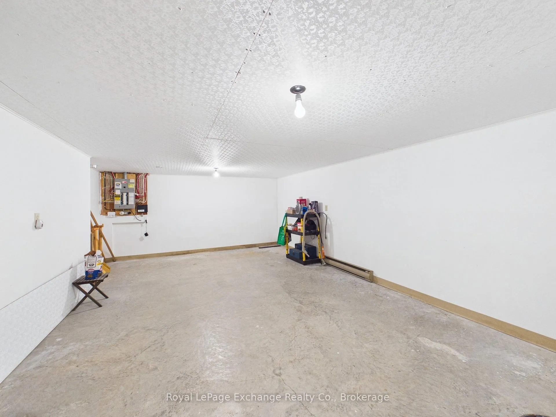 Photo 14 of 323 Tyendinaga Road, Huron-Kinloss — HOMEH
