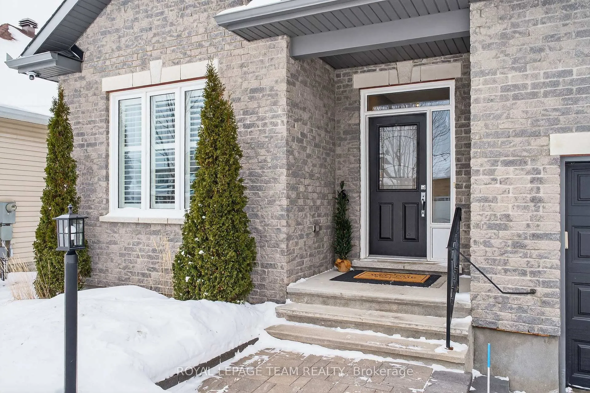 Photo 3 of 834 Rockson Crescent, Ottawa, Stittsville (South) — HOMEH