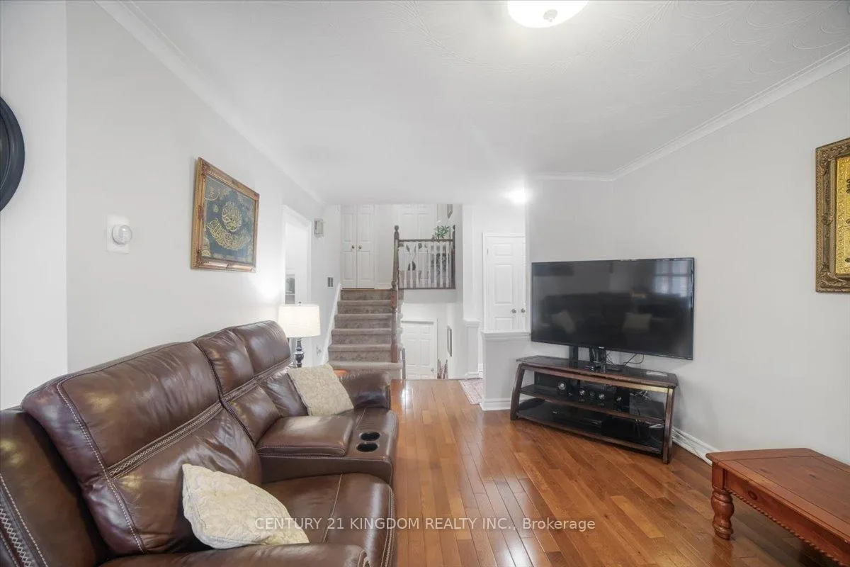 Photo 6 of 9 Durrington Crescent, Scarborough, Bendale — HOMEH