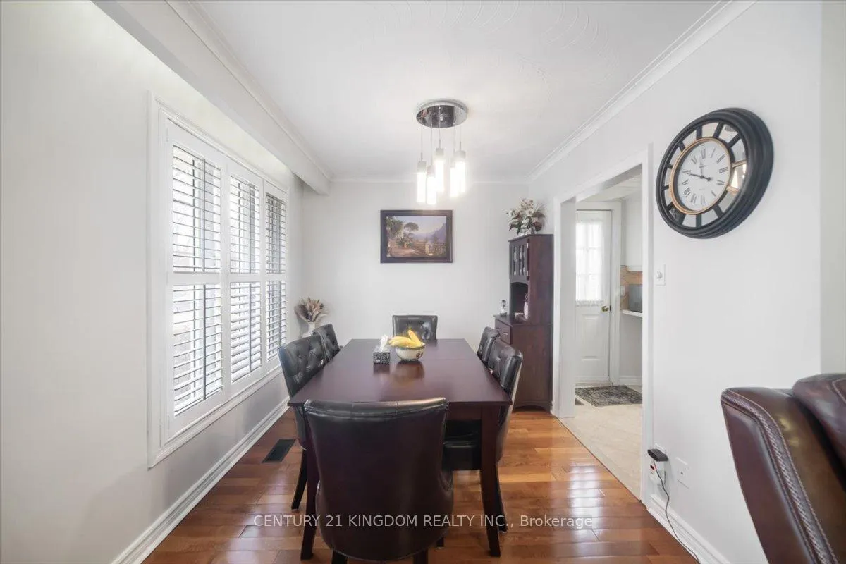 Photo 10 of 9 Durrington Crescent, Scarborough, Bendale — HOMEH
