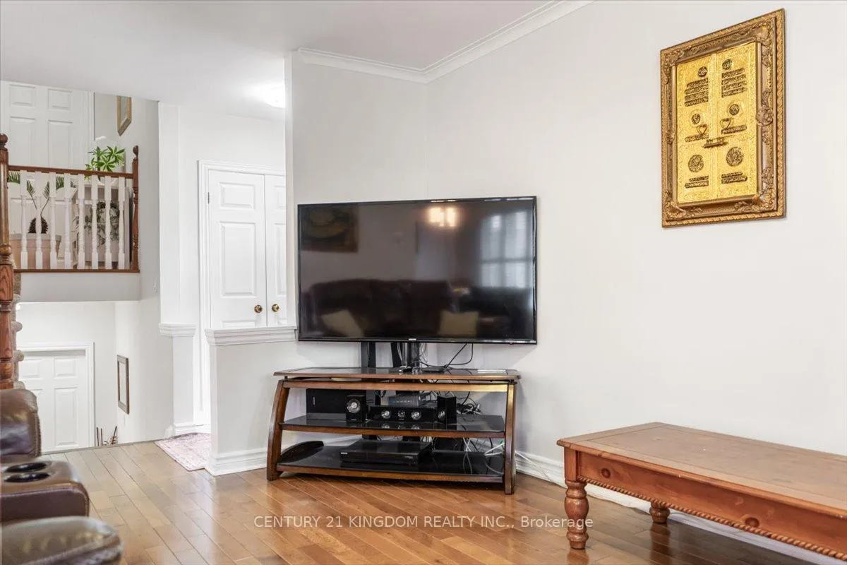 Photo 13 of 9 Durrington Crescent, Scarborough, Bendale — HOMEH