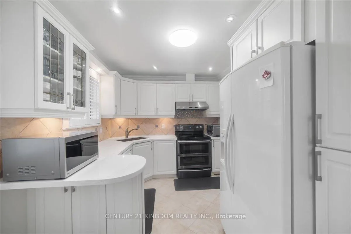 Photo 14 of 9 Durrington Crescent, Scarborough, Bendale — HOMEH