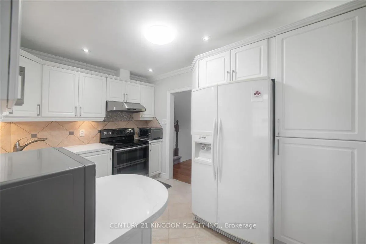 Photo 15 of 9 Durrington Crescent, Scarborough, Bendale — HOMEH