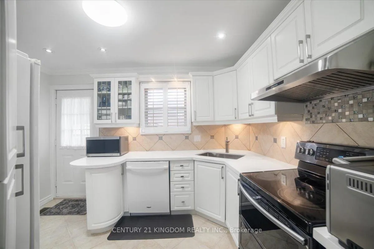 Photo 16 of 9 Durrington Crescent, Scarborough, Bendale — HOMEH