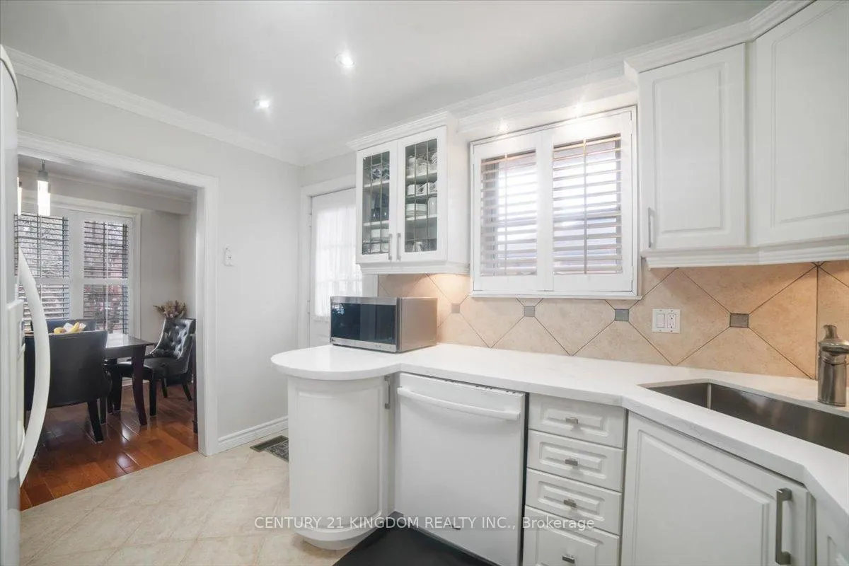 Photo 18 of 9 Durrington Crescent, Scarborough, Bendale — HOMEH