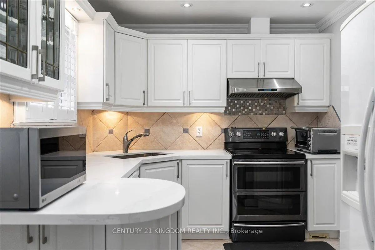 Photo 19 of 9 Durrington Crescent, Scarborough, Bendale — HOMEH