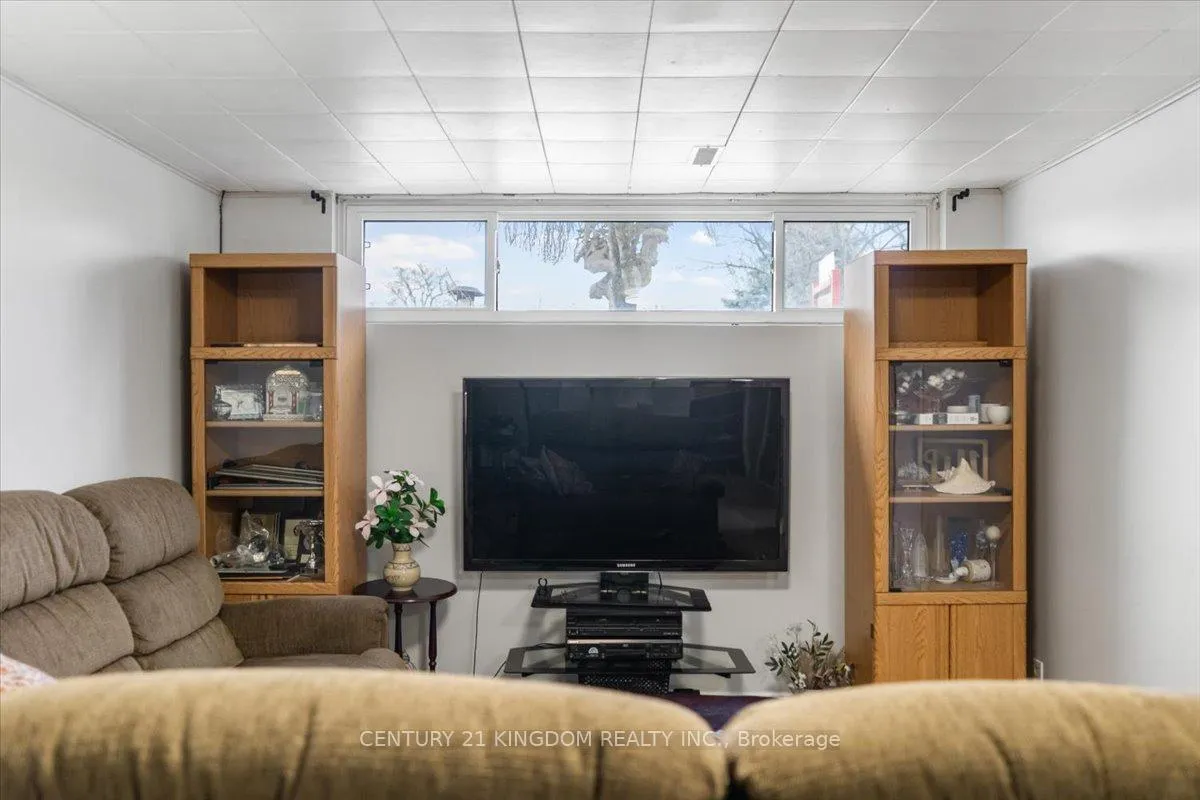 Photo 33 of 9 Durrington Crescent, Scarborough, Bendale — HOMEH