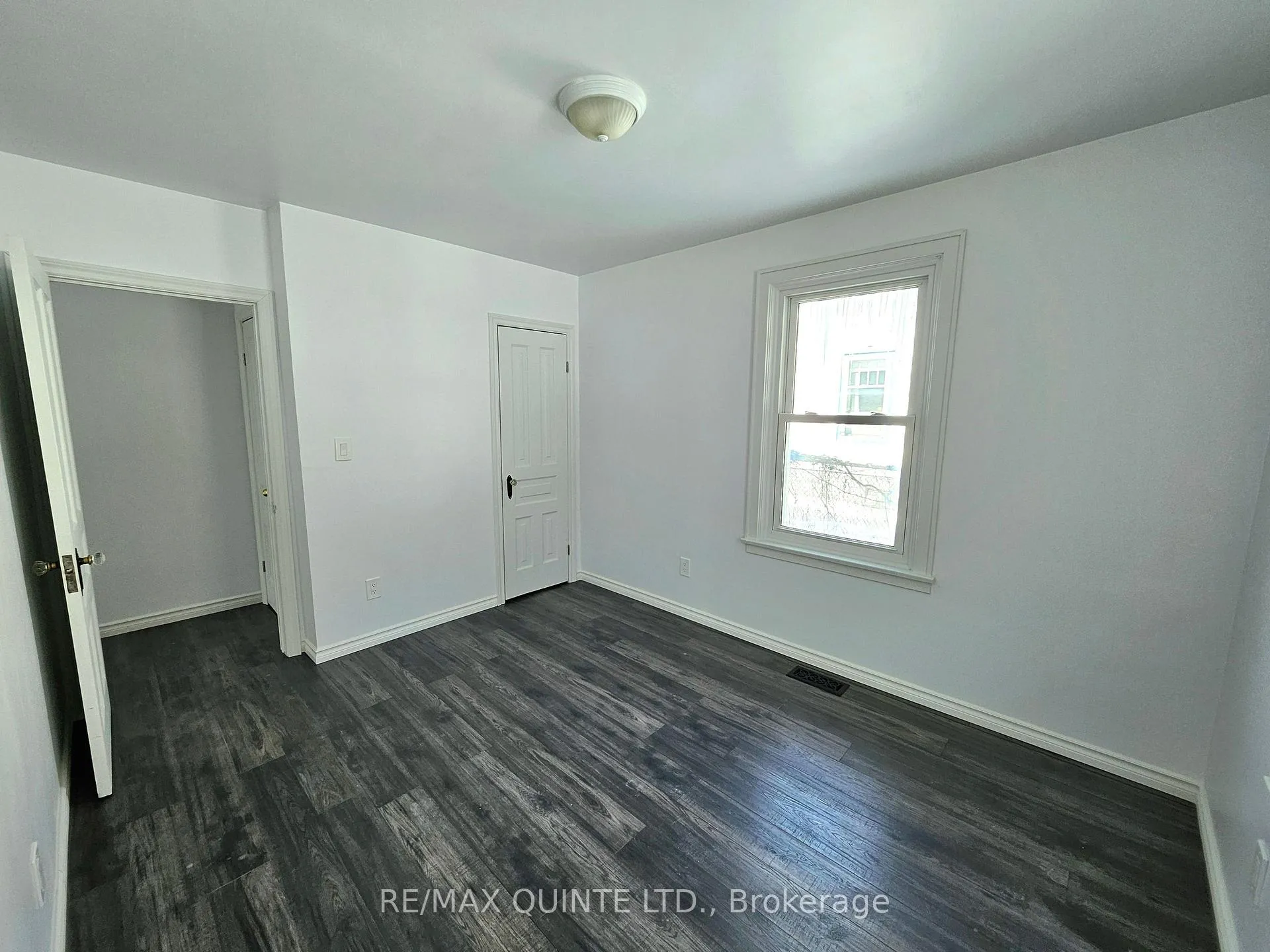 Photo 4 of 181 Burnham Street, Belleville, Belleville Ward — HOMEH