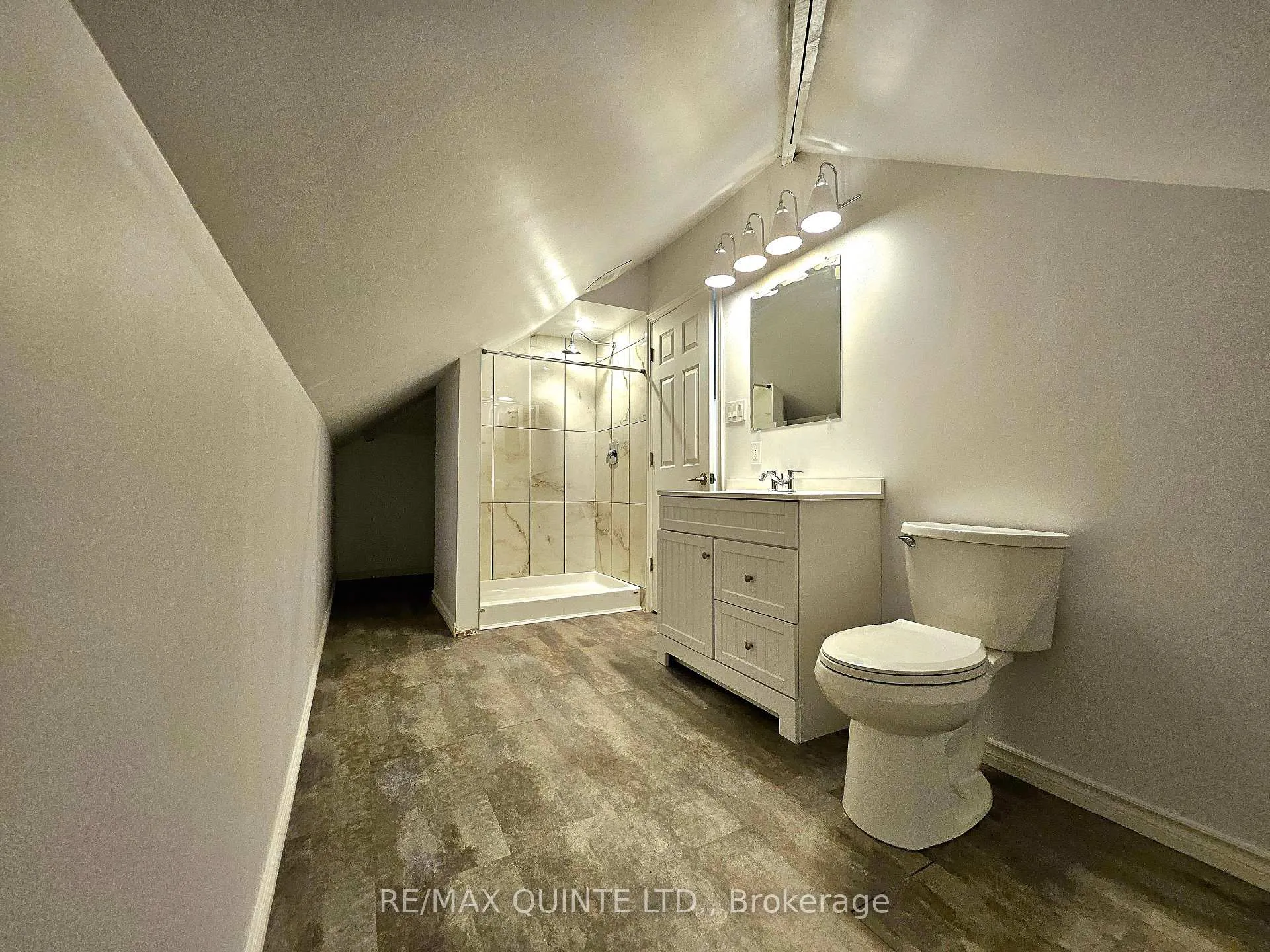 Photo 7 of 181 Burnham Street, Belleville, Belleville Ward — HOMEH