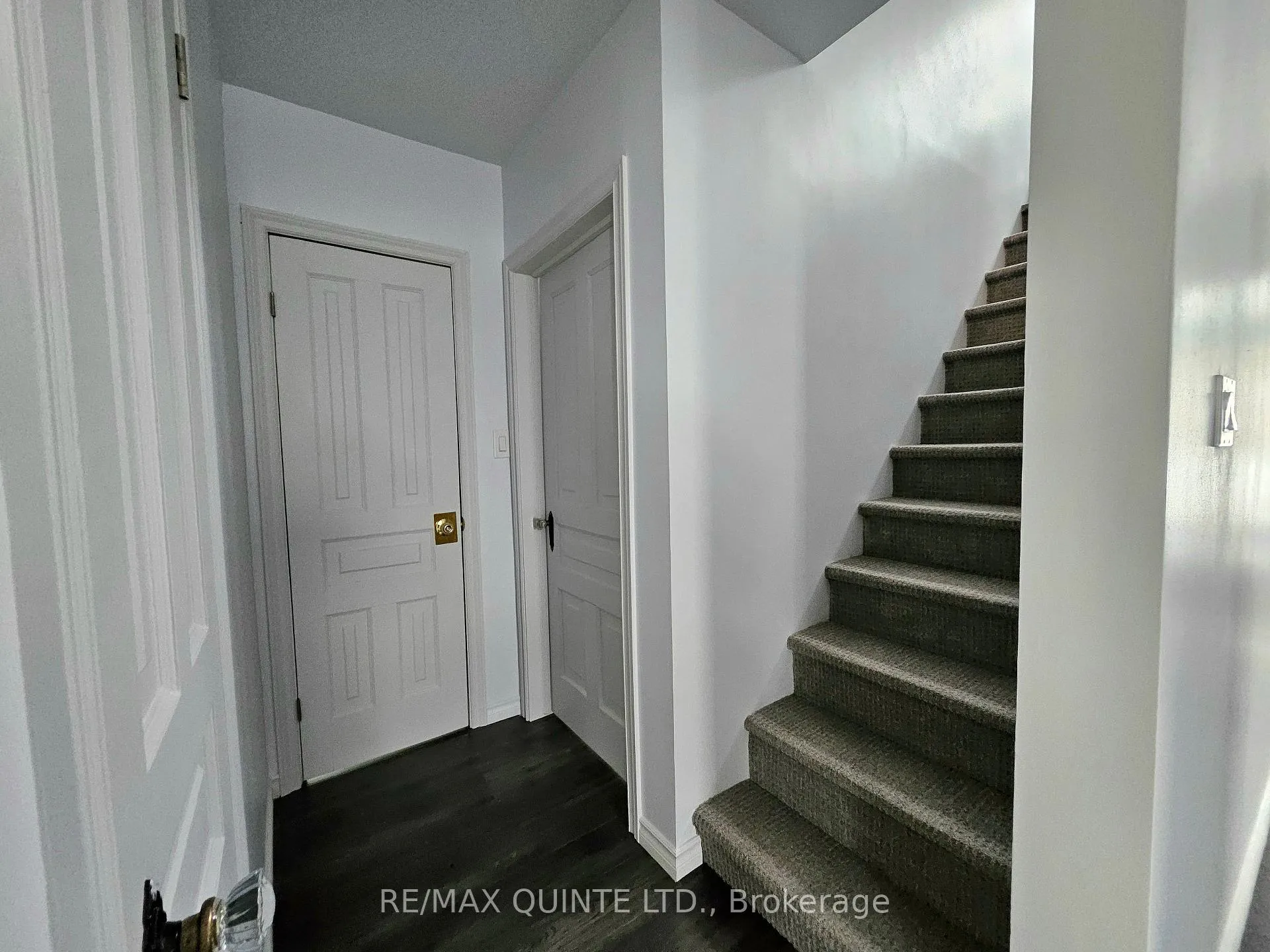 Photo 10 of 181 Burnham Street, Belleville, Belleville Ward — HOMEH
