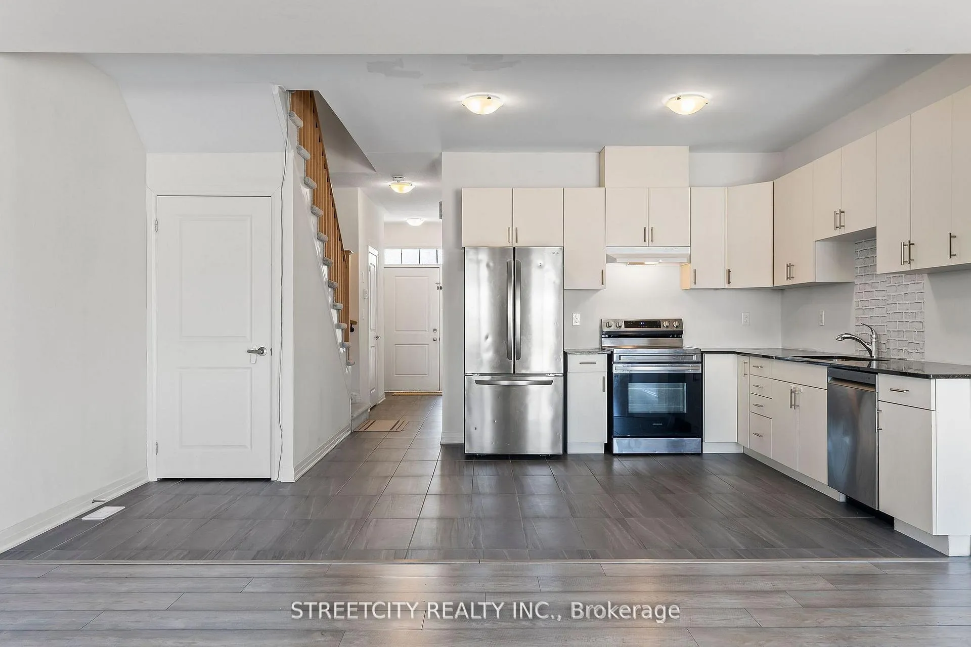 Photo 10 of 82 Middleton Street, Zorra, Thamesford — HOMEH