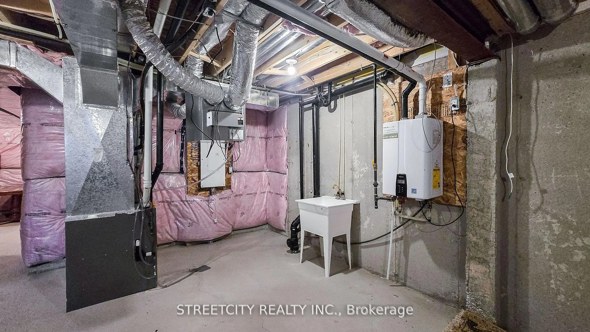 Photo 28 of 82 Middleton Street, Zorra, Thamesford — HOMEH