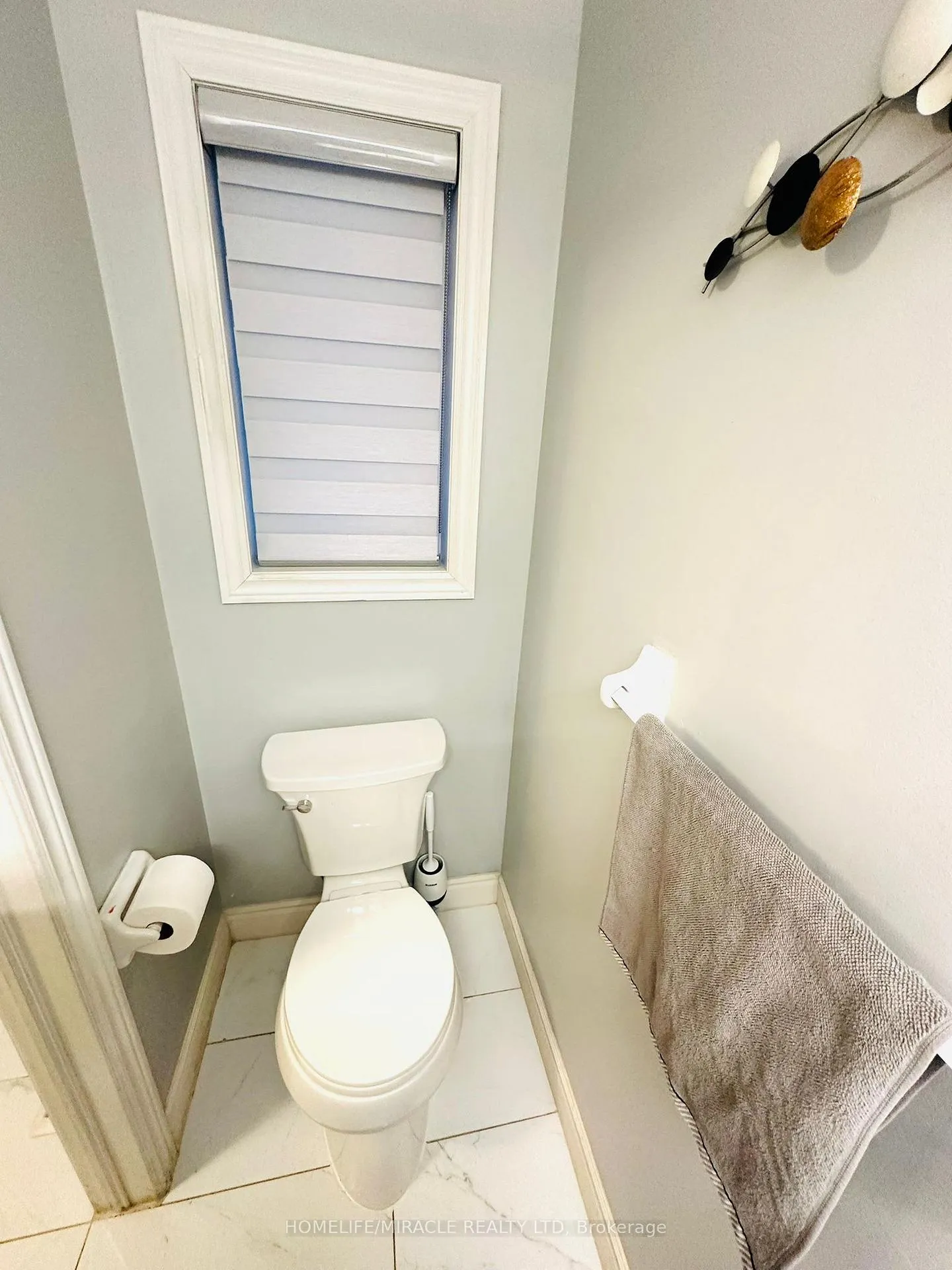 Photo 2 of 28 Peachwood Crescent, Hamilton, Stoney Creek — HOMEH
