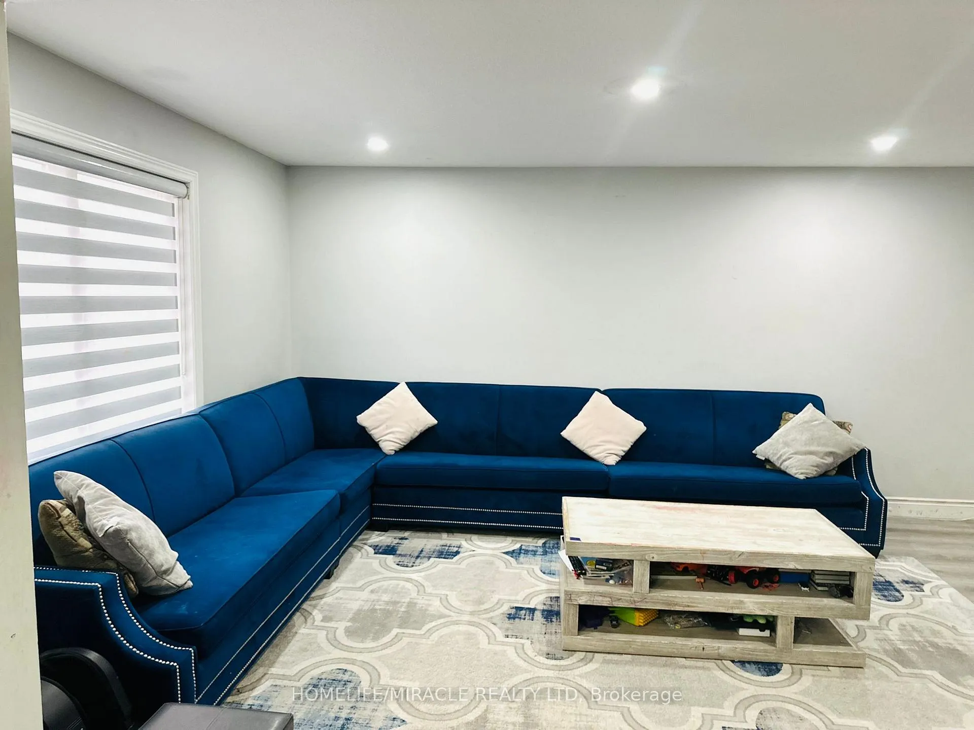 Photo 22 of 28 Peachwood Crescent, Hamilton, Stoney Creek — HOMEH