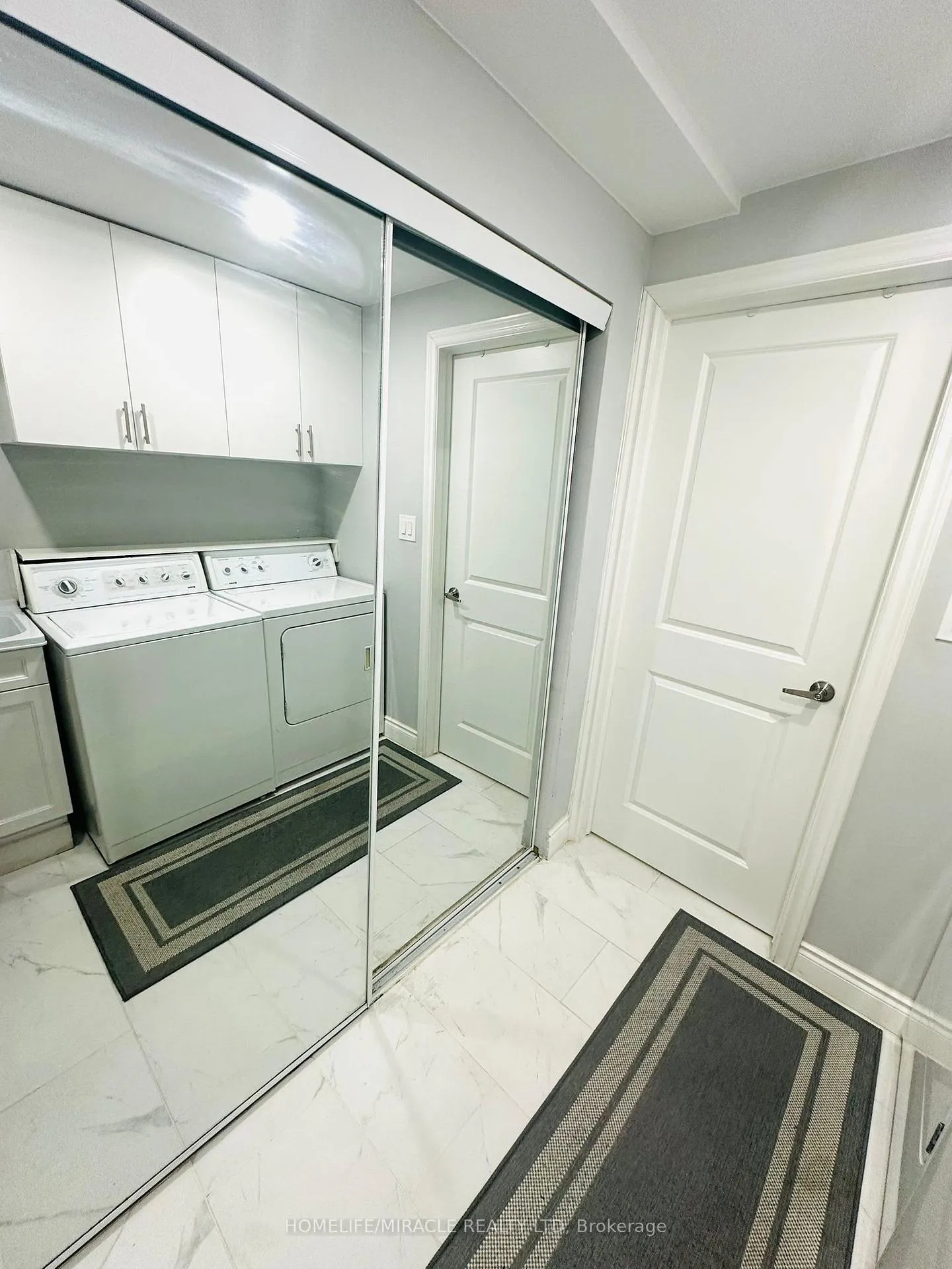 Photo 33 of 28 Peachwood Crescent, Hamilton, Stoney Creek — HOMEH