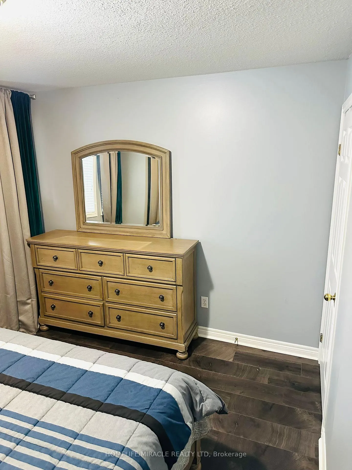 Photo 47 of 28 Peachwood Crescent, Hamilton, Stoney Creek — HOMEH