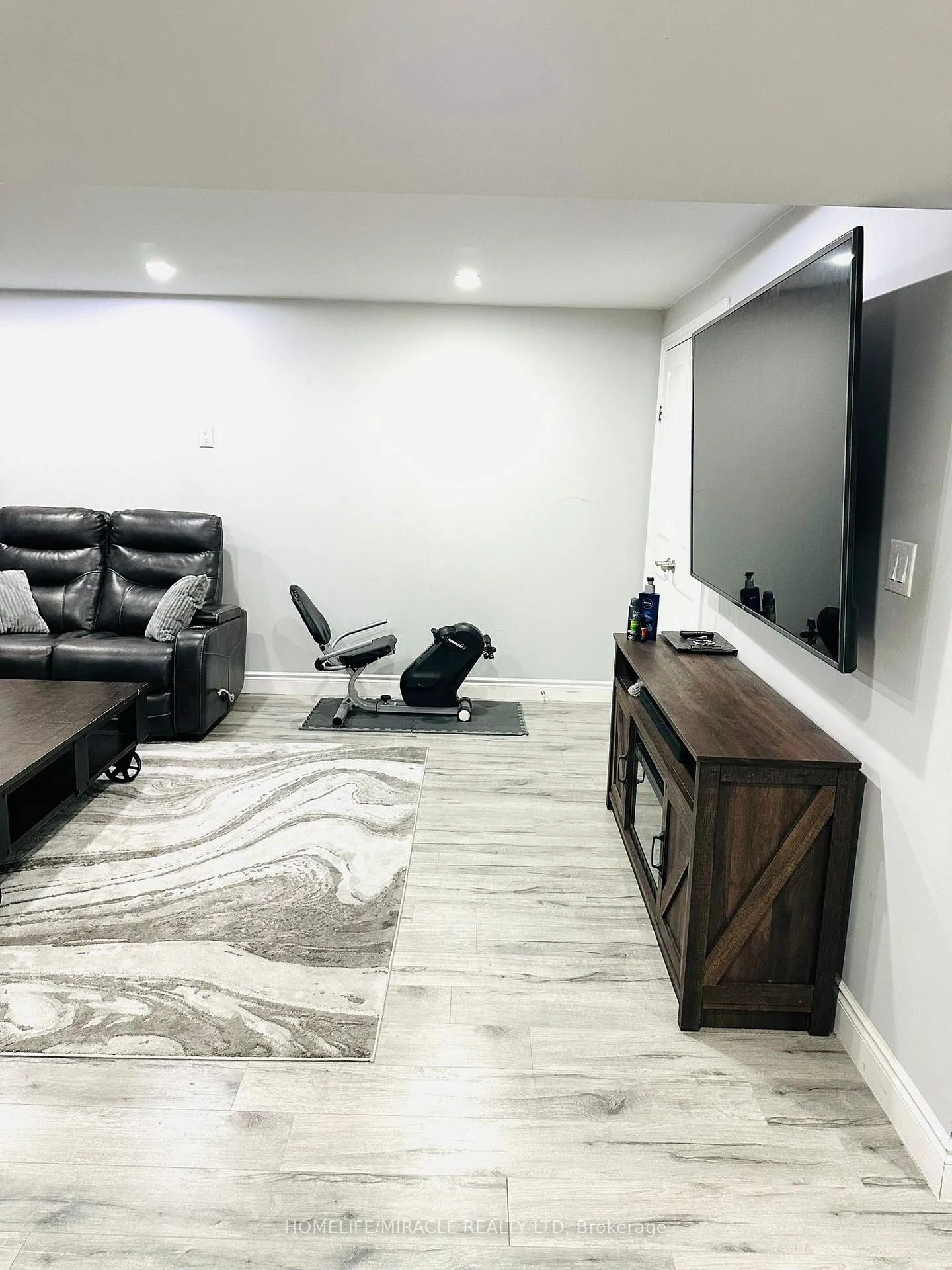 Photo 50 of 28 Peachwood Crescent, Hamilton, Stoney Creek — HOMEH