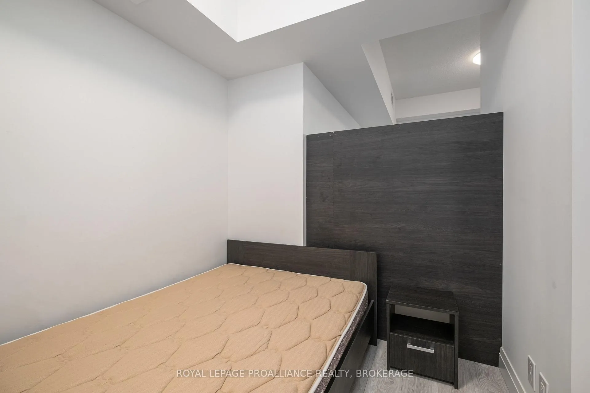 Photo 8 of Unit 415, 652 Princess Street, Kingston, Central City East — HOMEH