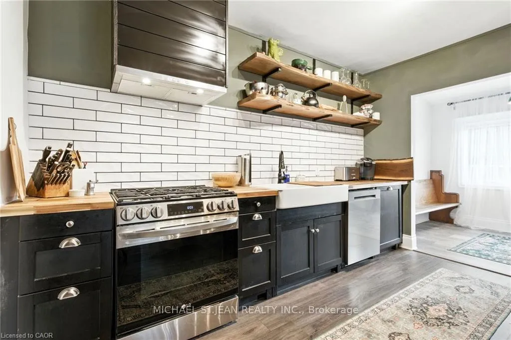 Photo 11 of 12 Francis Street, Hamilton, Central — HOMEH