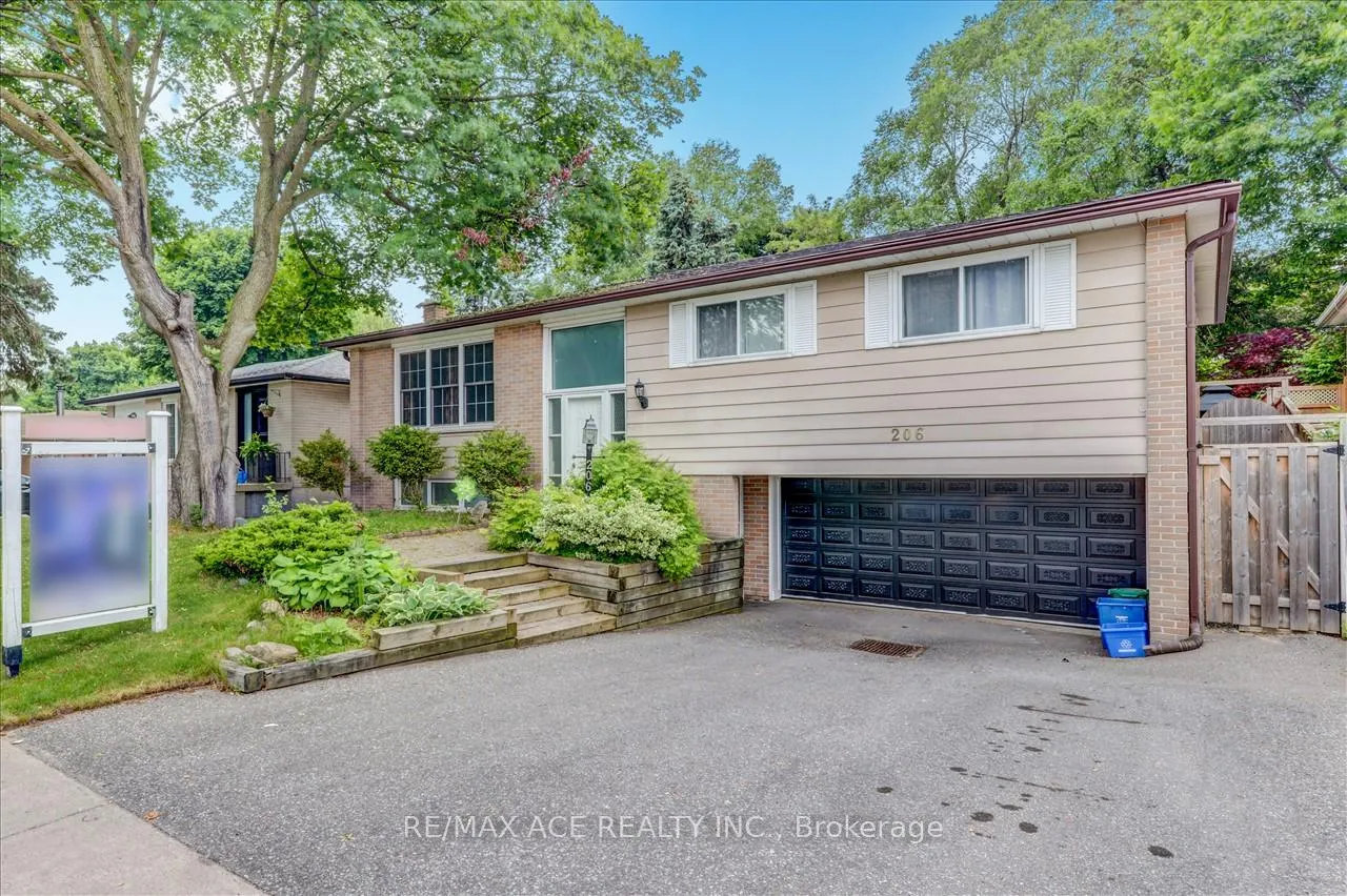 Photo 3 of Unit Main, 206 Mason Drive, Whitby, Downtown Whitby — HOMEH