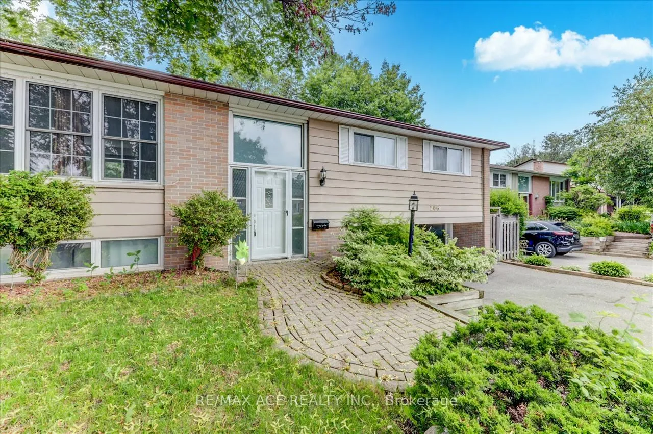 Photo 4 of Unit Main, 206 Mason Drive, Whitby, Downtown Whitby — HOMEH