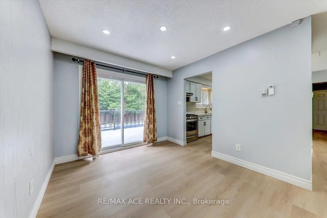 Photo 11 of Unit Main, 206 Mason Drive, Whitby, Downtown Whitby — HOMEH