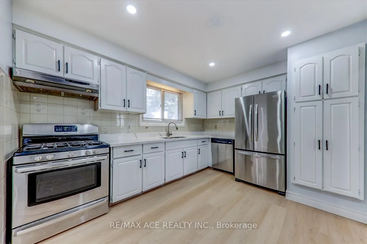 Photo 14 of Unit Main, 206 Mason Drive, Whitby, Downtown Whitby — HOMEH
