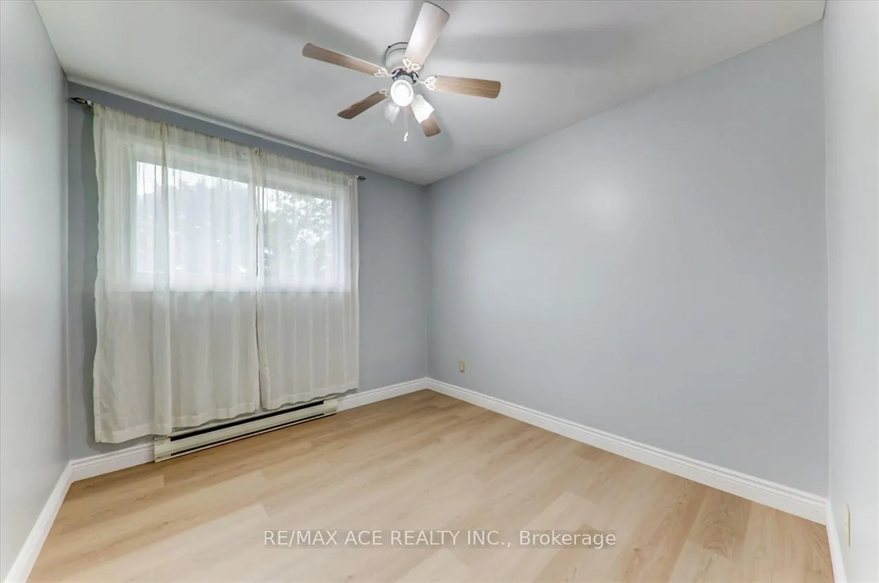 Photo 17 of Unit Main, 206 Mason Drive, Whitby, Downtown Whitby — HOMEH