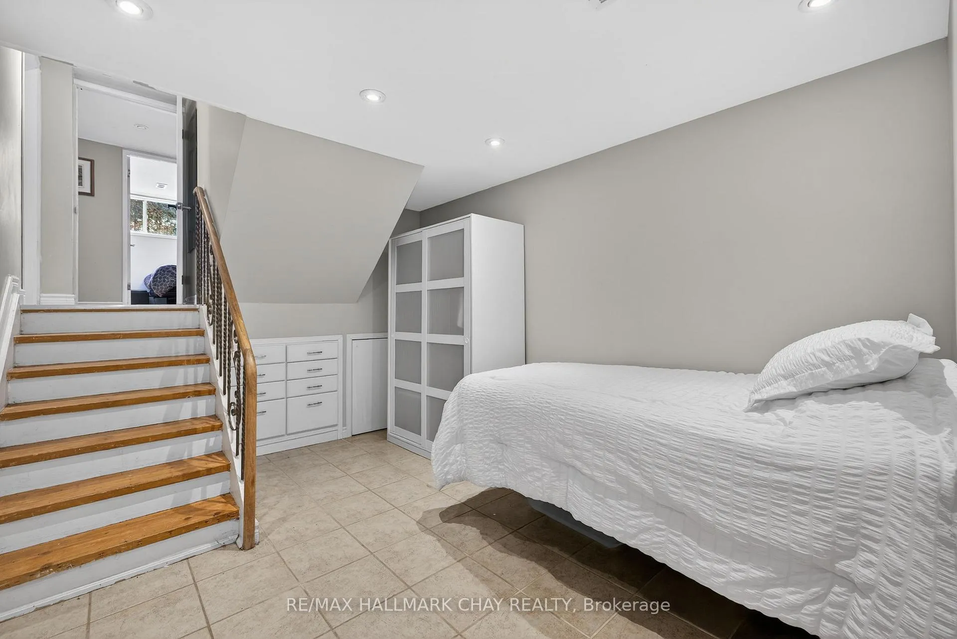 Photo 25 of 8 Ladywood Drive, Etobicoke, Thistletown-Beaumonde Heights — HOMEH