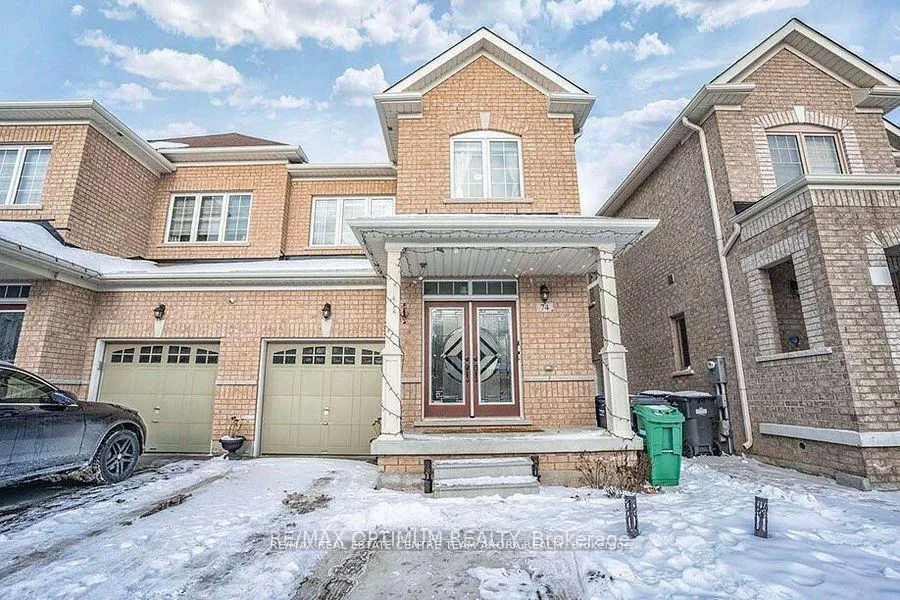 Front of Unit Upper, 74 Boathouse Road