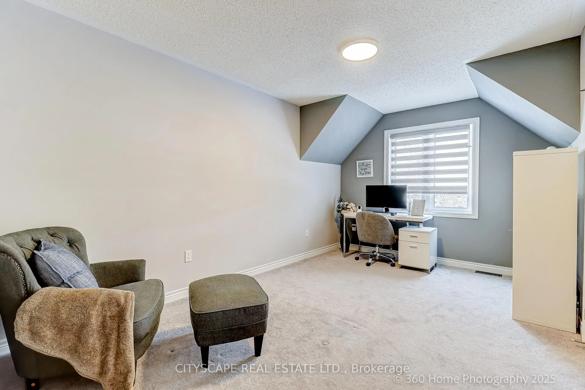 Photo 4 of 381 Summeridge Drive, Vaughan, Patterson — HOMEH