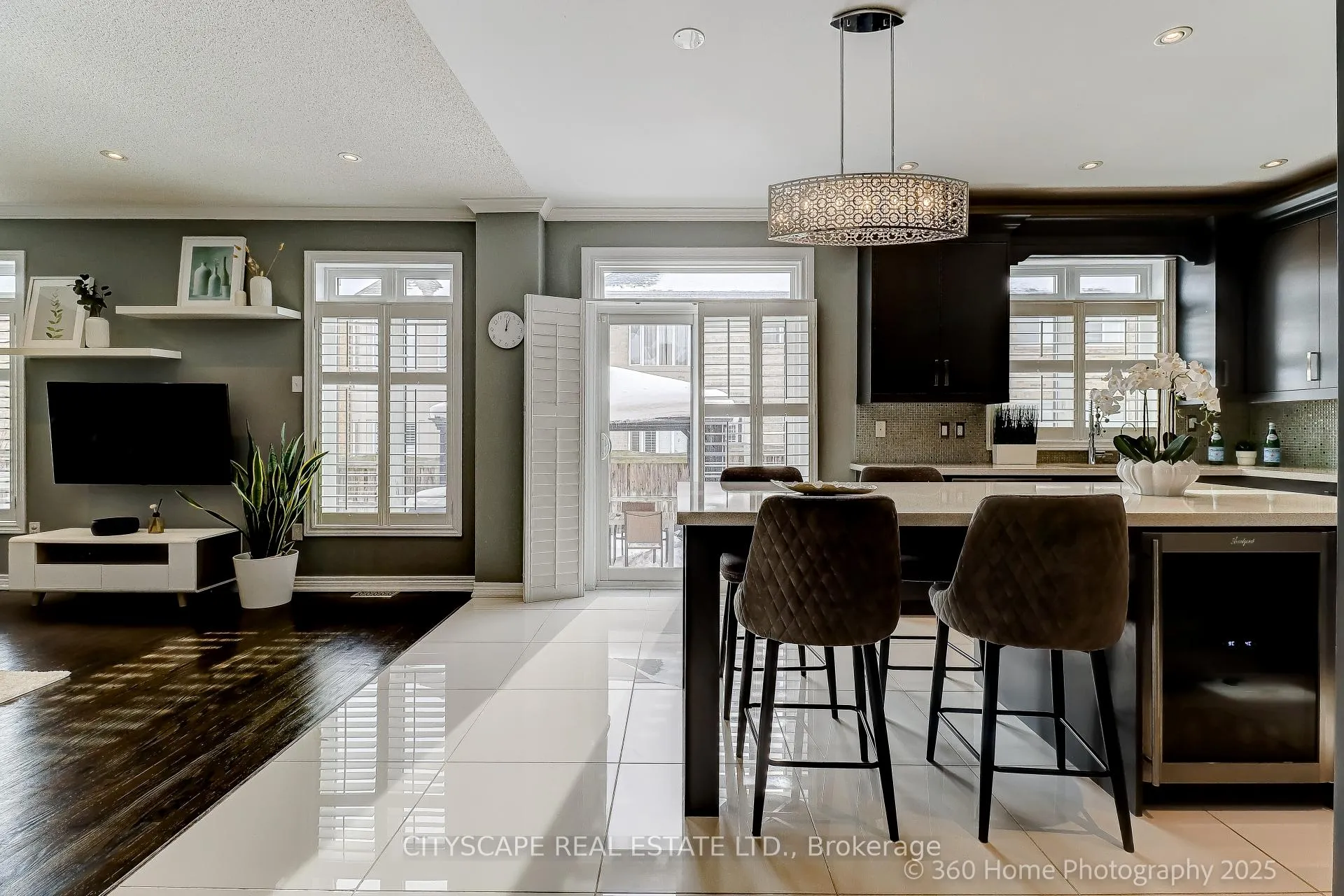 Photo 8 of 381 Summeridge Drive, Vaughan, Patterson — HOMEH