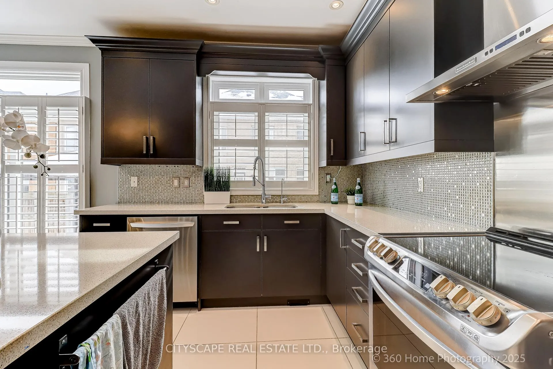 Photo 16 of 381 Summeridge Drive, Vaughan, Patterson — HOMEH