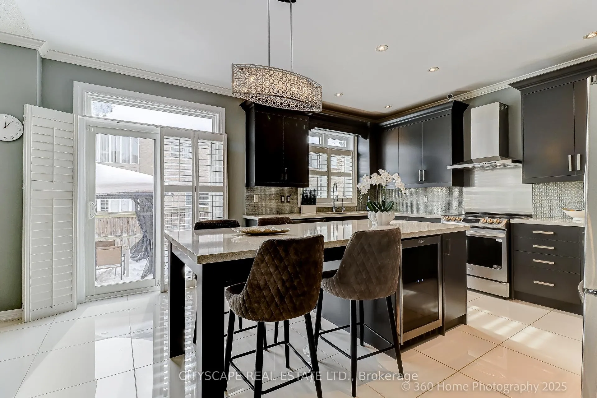 Photo 17 of 381 Summeridge Drive, Vaughan, Patterson — HOMEH