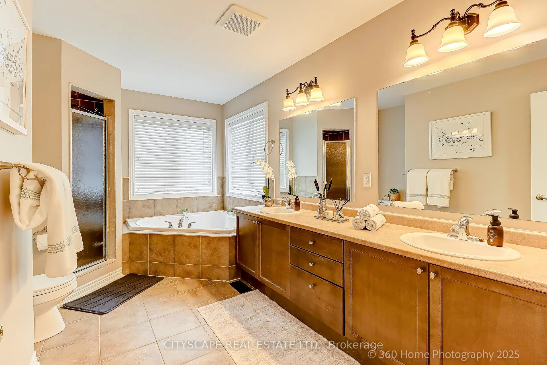 Photo 24 of 381 Summeridge Drive, Vaughan, Patterson — HOMEH