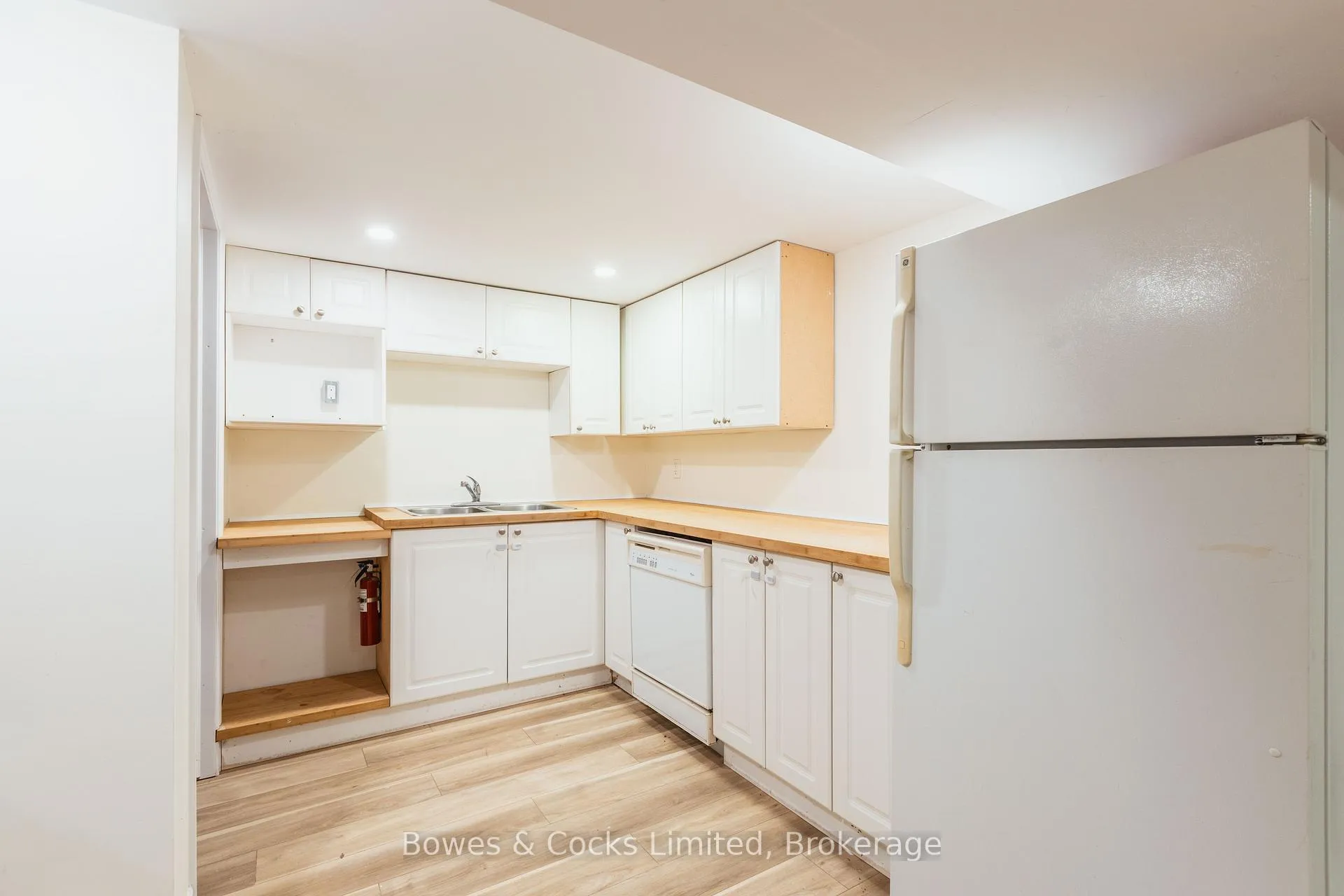 Photo 37 of 1283 Amundsen Avenue, Peterborough, Northcrest Ward 5 — HOMEH
