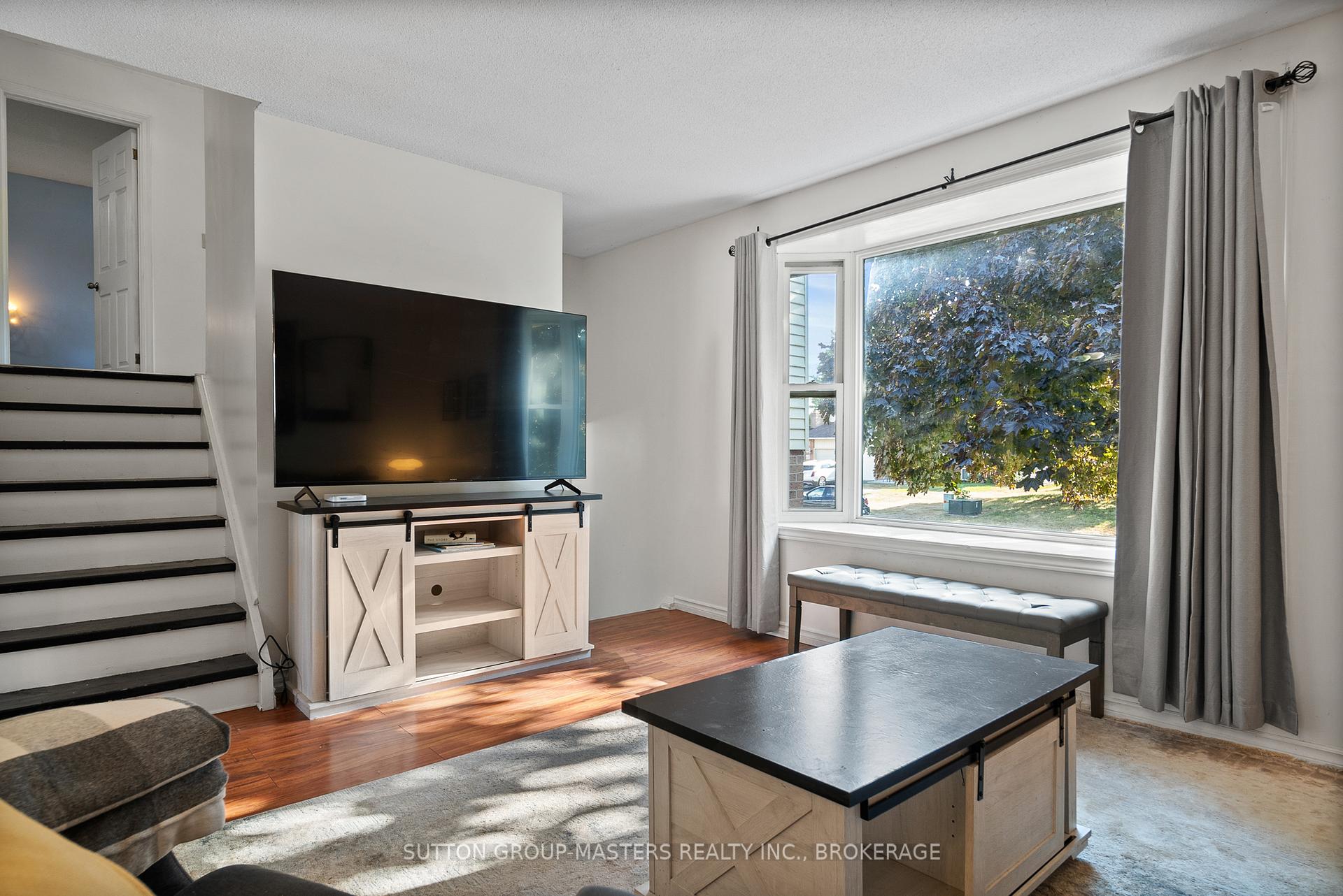 Photo 8 of 66 Nicholson Crescent, Loyalist, Amherstview — HOMEH
