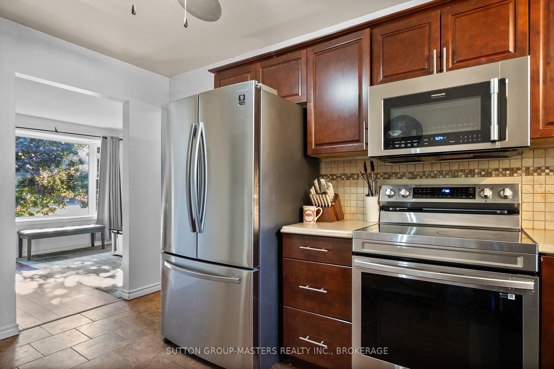 Photo 14 of 66 Nicholson Crescent, Loyalist, Amherstview — HOMEH