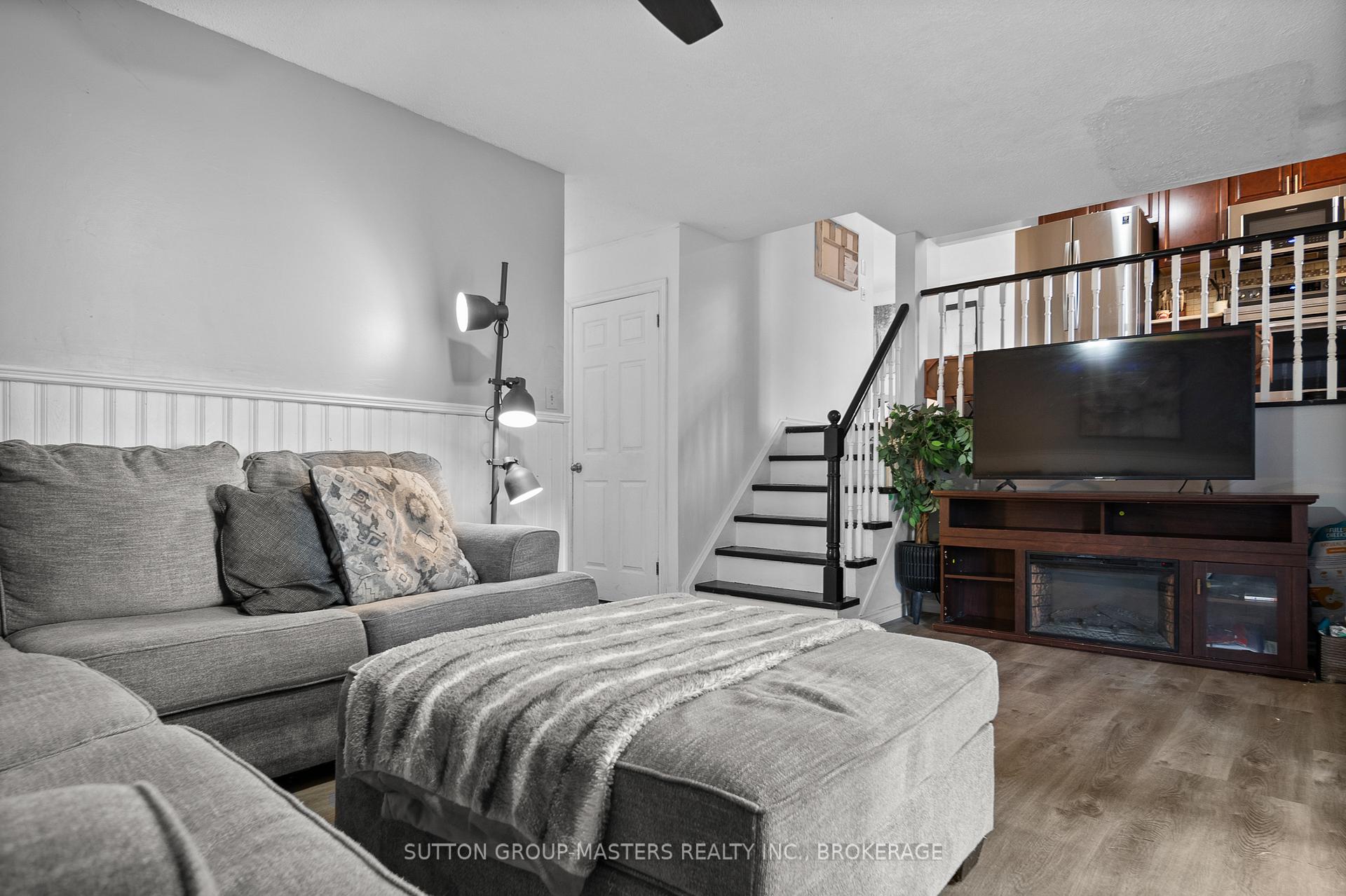 Photo 17 of 66 Nicholson Crescent, Loyalist, Amherstview — HOMEH