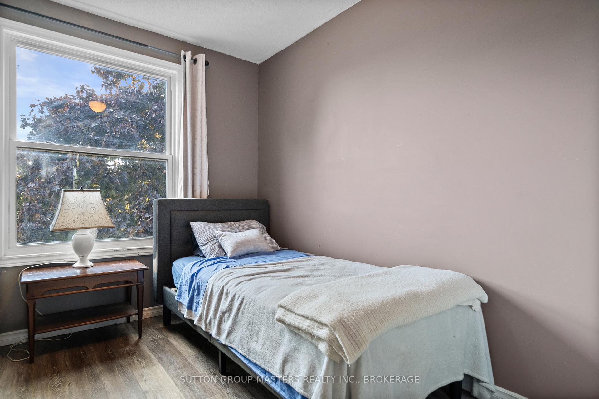 Photo 23 of 66 Nicholson Crescent, Loyalist, Amherstview — HOMEH