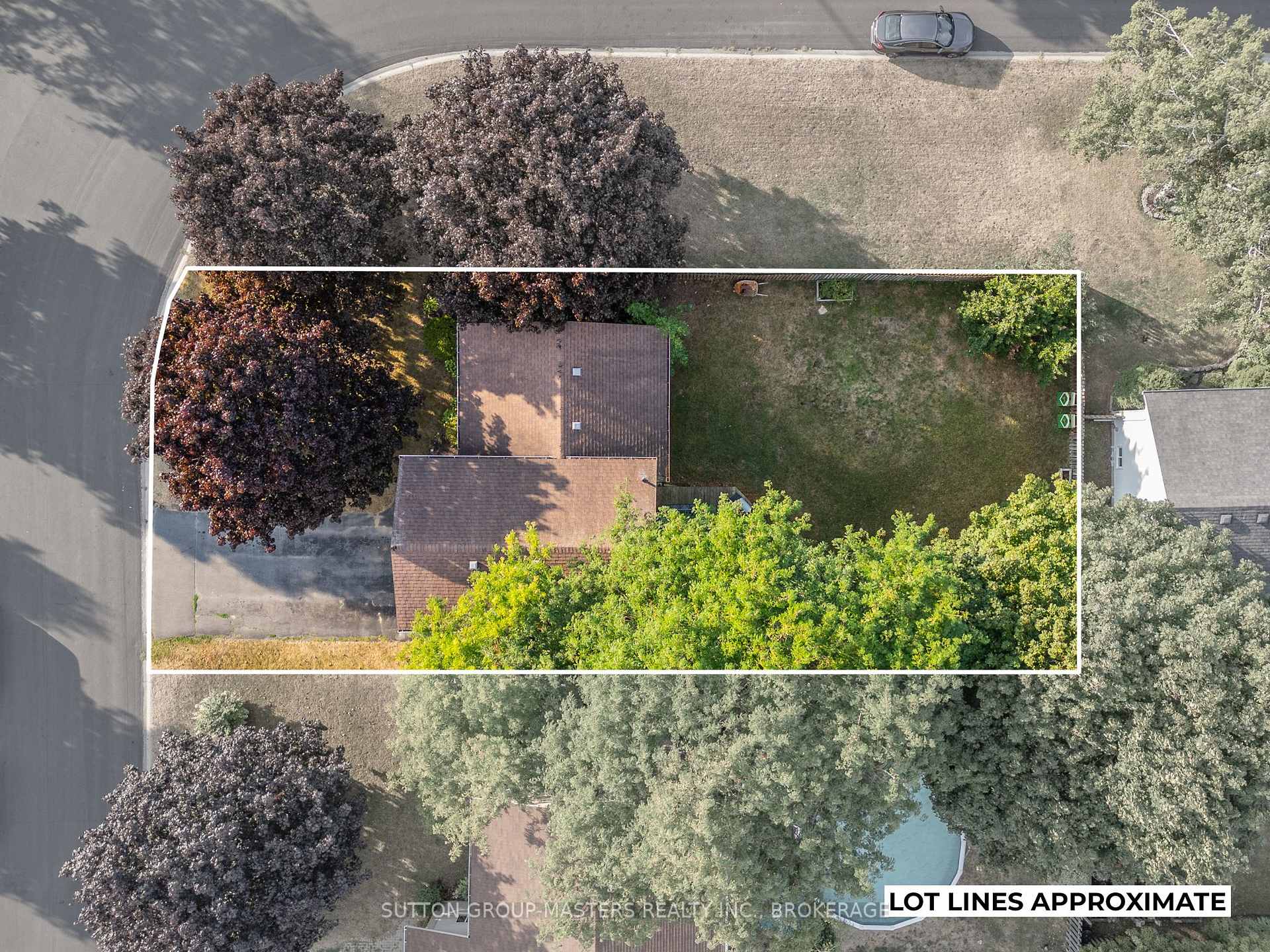 Photo 42 of 66 Nicholson Crescent, Loyalist, Amherstview — HOMEH