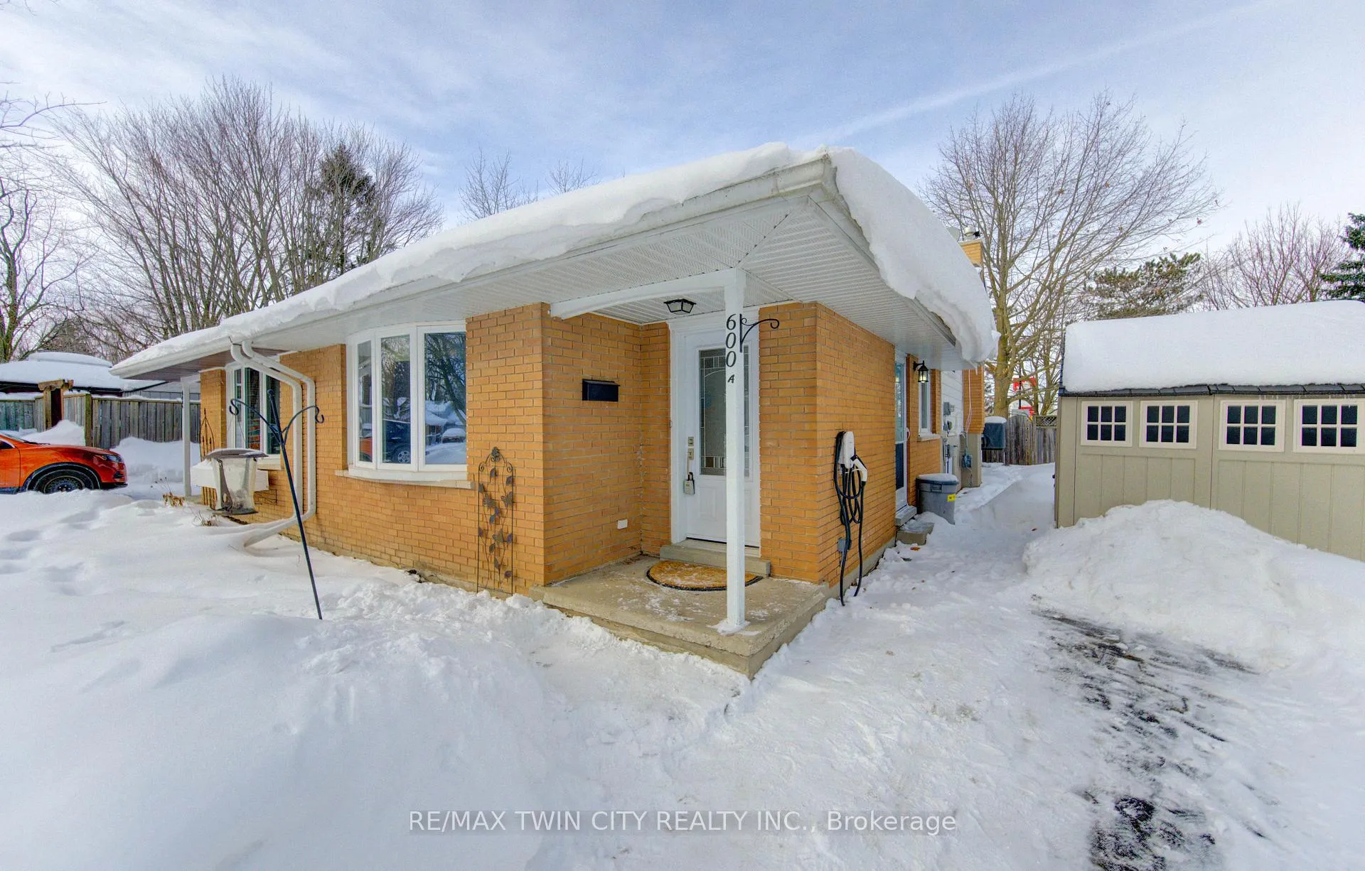 Photo 2 of Unit A, 600 Mount Anne Drive, Waterloo — HOMEH